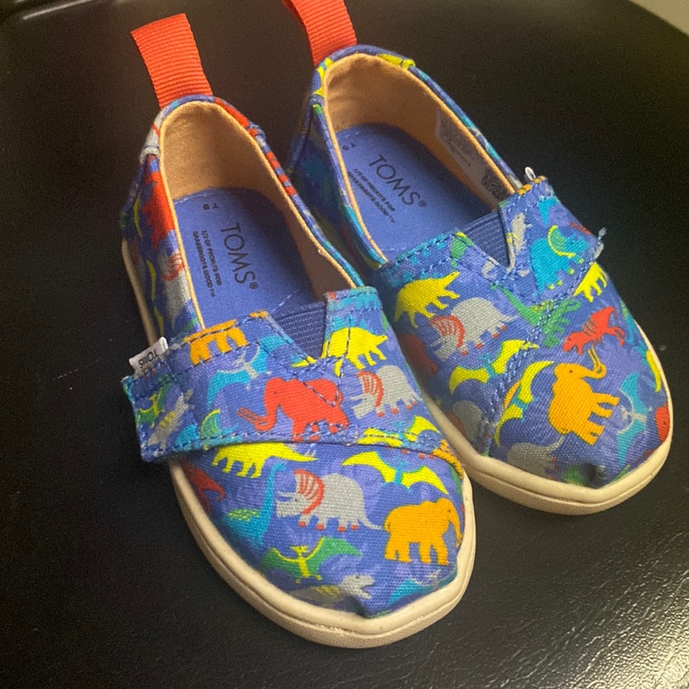 TOMS dinosaur print kids shoe 6c -Velcro top